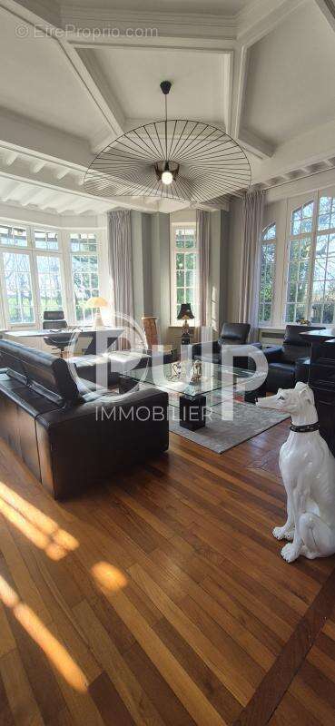 Superbe demeure de prestige de 1900 sur un parc de 10122m² - photo 3