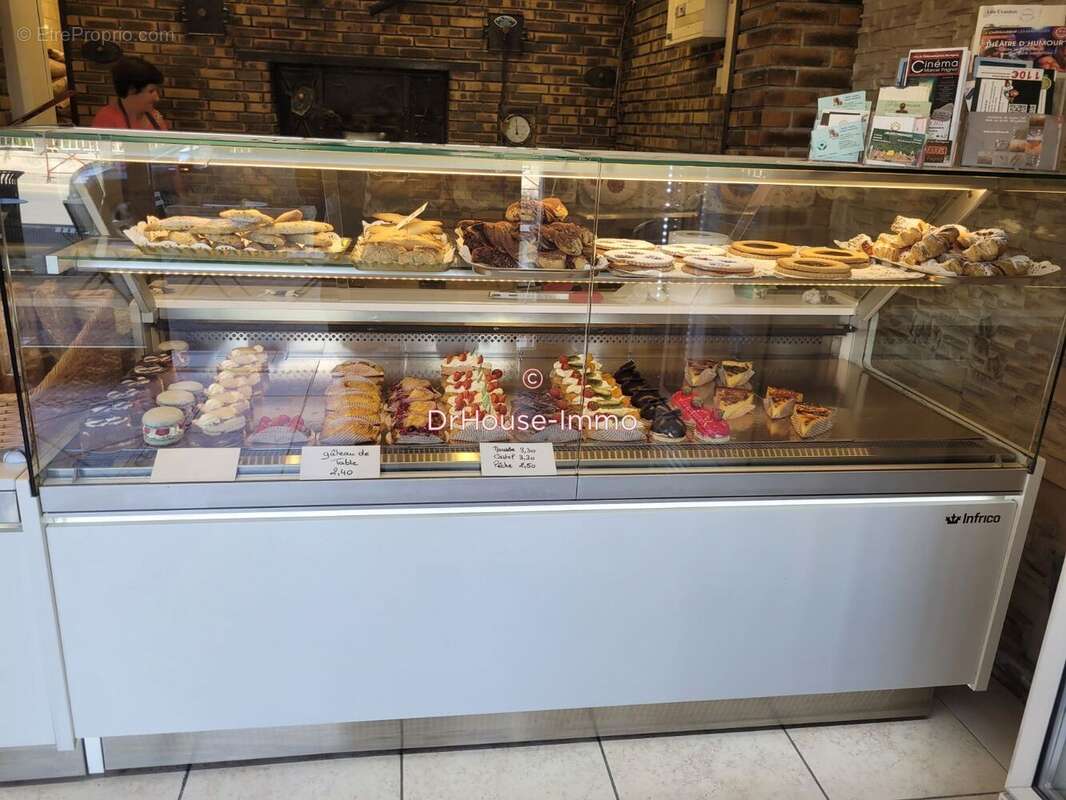 Commerce à CHATEAUNEUF-LES-MARTIGUES