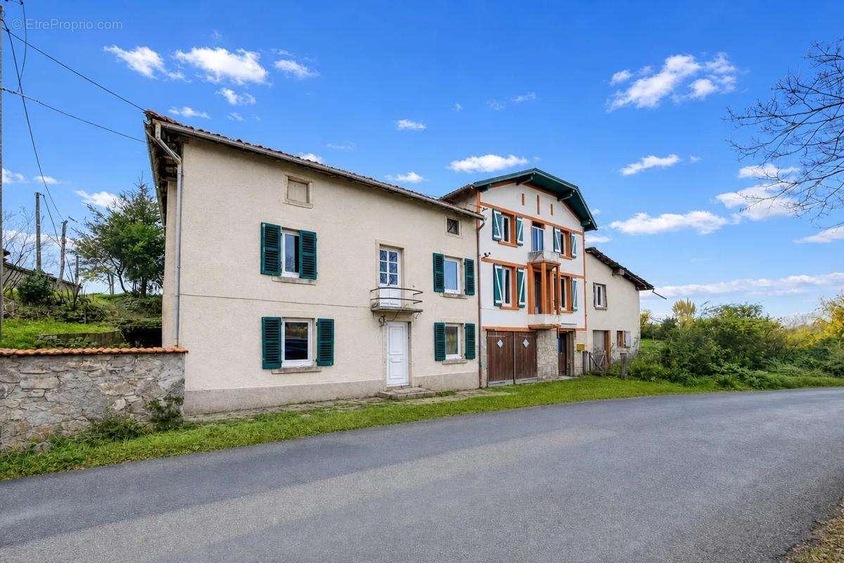 Spacieuse maison 8 pièces à Vollore-Ville - photo 4
