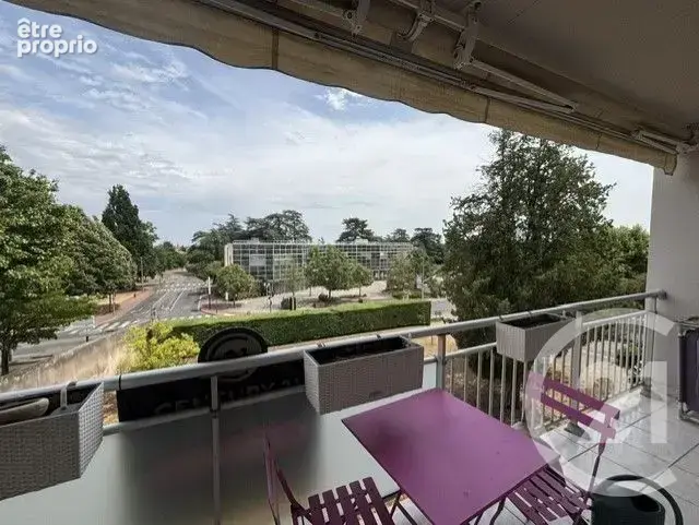 Appartement à SAINT-GENIS-LAVAL