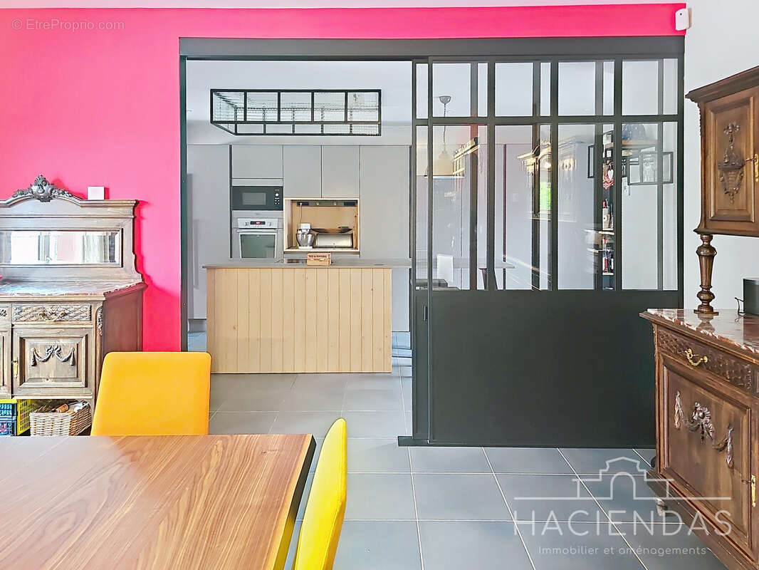 Maison à PELISSANNE