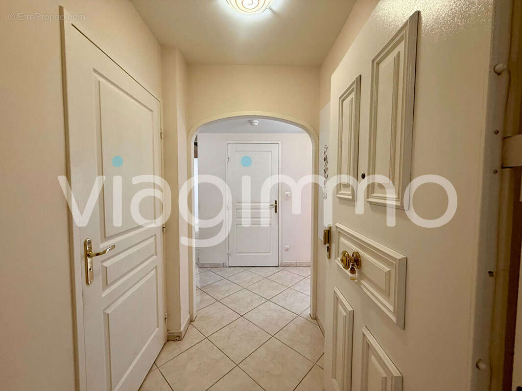 Appartement à LA VALETTE-DU-VAR