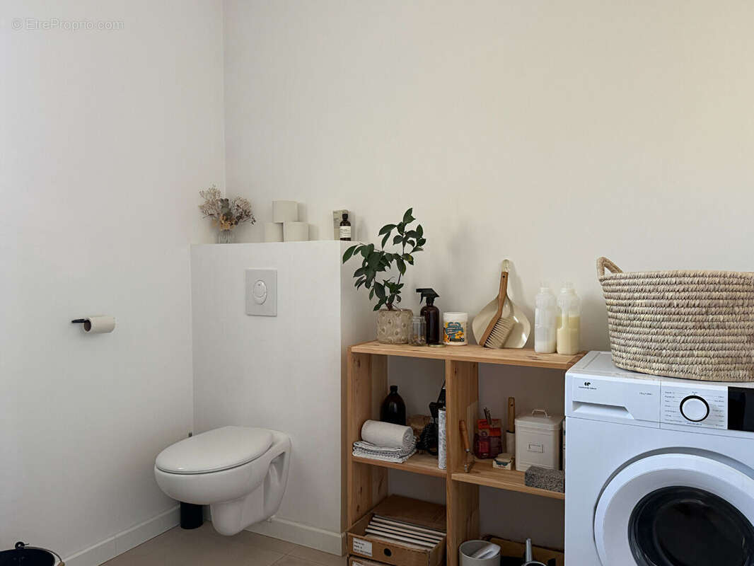 Maison à LA ROQUE-D&#039;ANTHERON