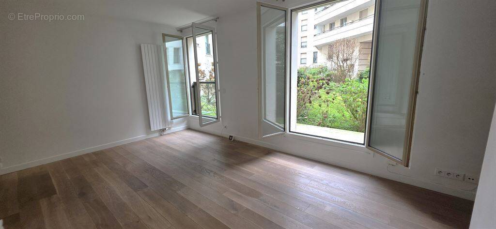 Appartement à LEVALLOIS-PERRET