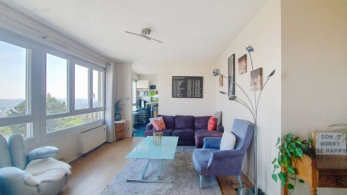 Appartement à OULLINS