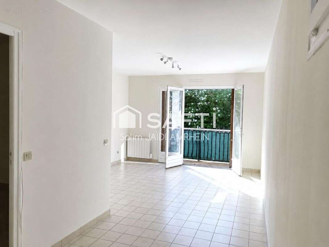 Photo 3 - Appartement à LIVRY-GARGAN