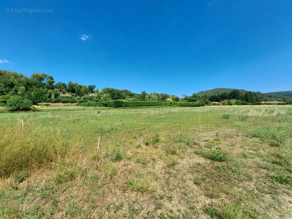 Terrain à SALERNES