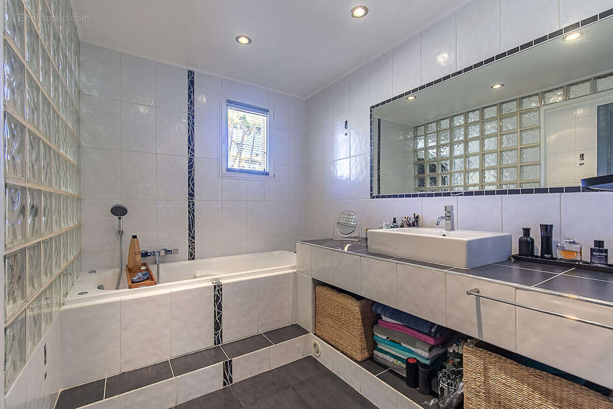 Maison à SAUSSET-LES-PINS