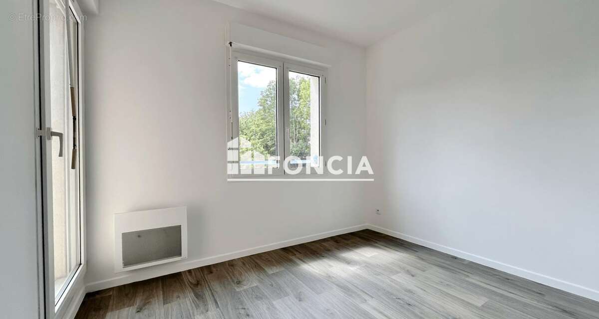 Dernier etage avec terrasse - photo 5