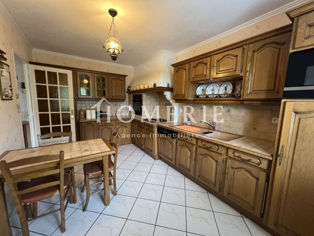 Pavillon en parfait etat d'une superficie de 102,98m2 - photo 8