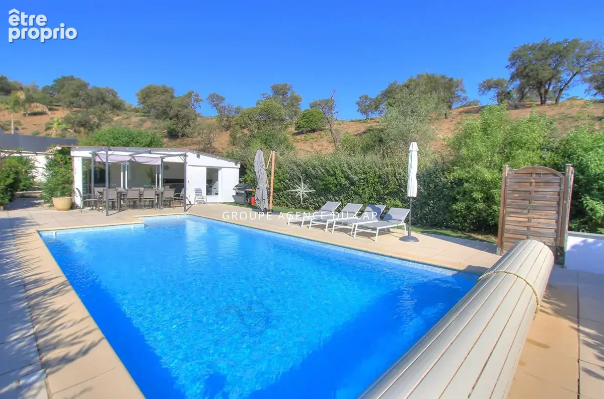 À vendre villa  6 pieces avec vue mer, piscine et parking, a pied des plages  aux issambres - photo 5