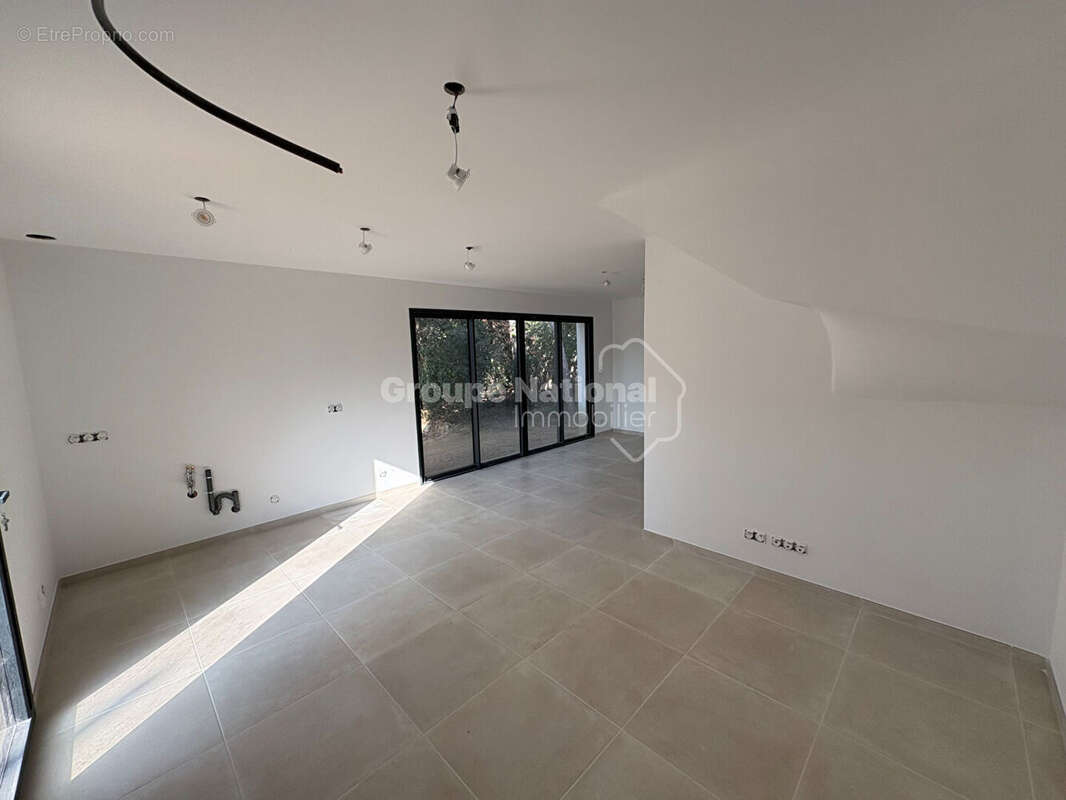 Maison à SAUSSET-LES-PINS