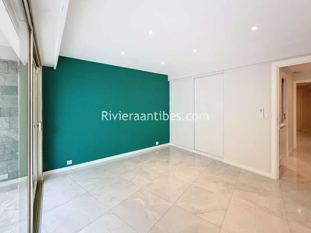Centre ville  Antibes ,magnifique trois pièces - photo 5