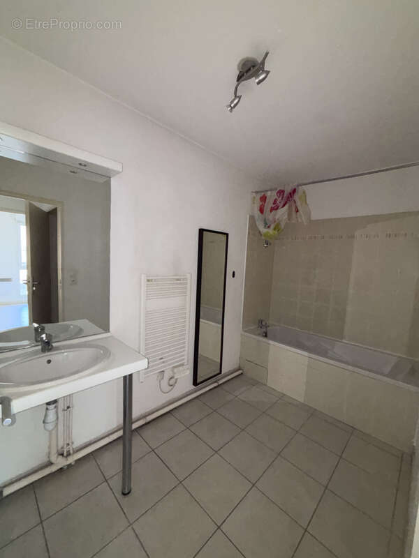 Appartement à MARSEILLE-7E