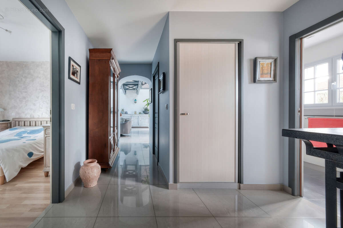Maison indivdiuelle de plain pied - 210m2 - 5 chambres - dpe c - photo 18
