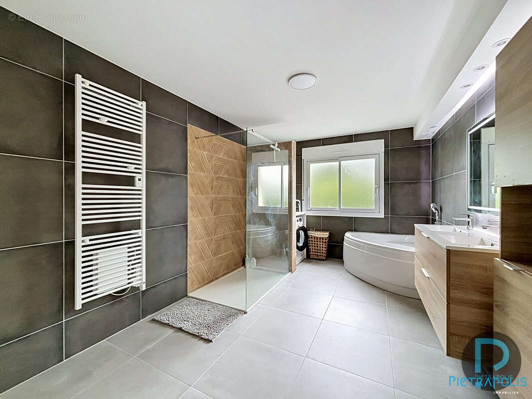 Appartement à VONNAS
