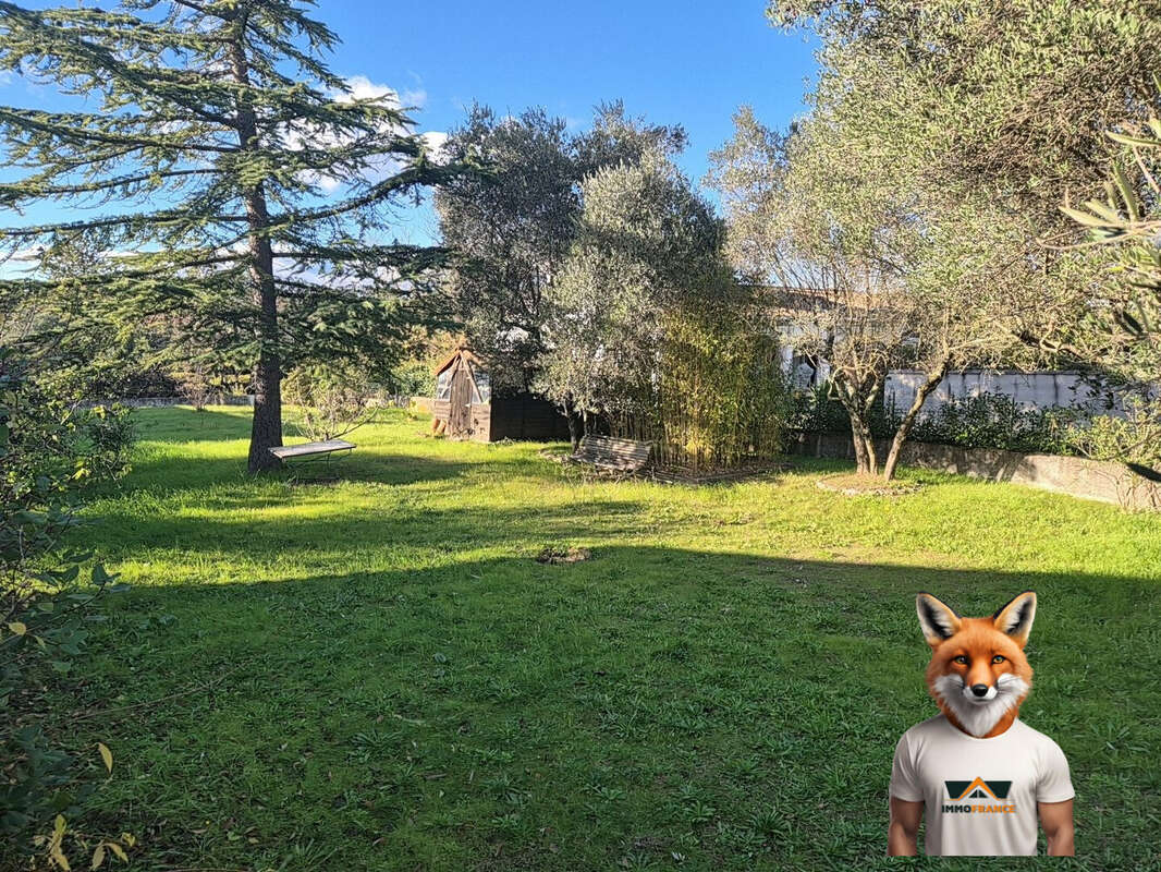 Maison à SAINT-HILAIRE-DE-BRETHMAS