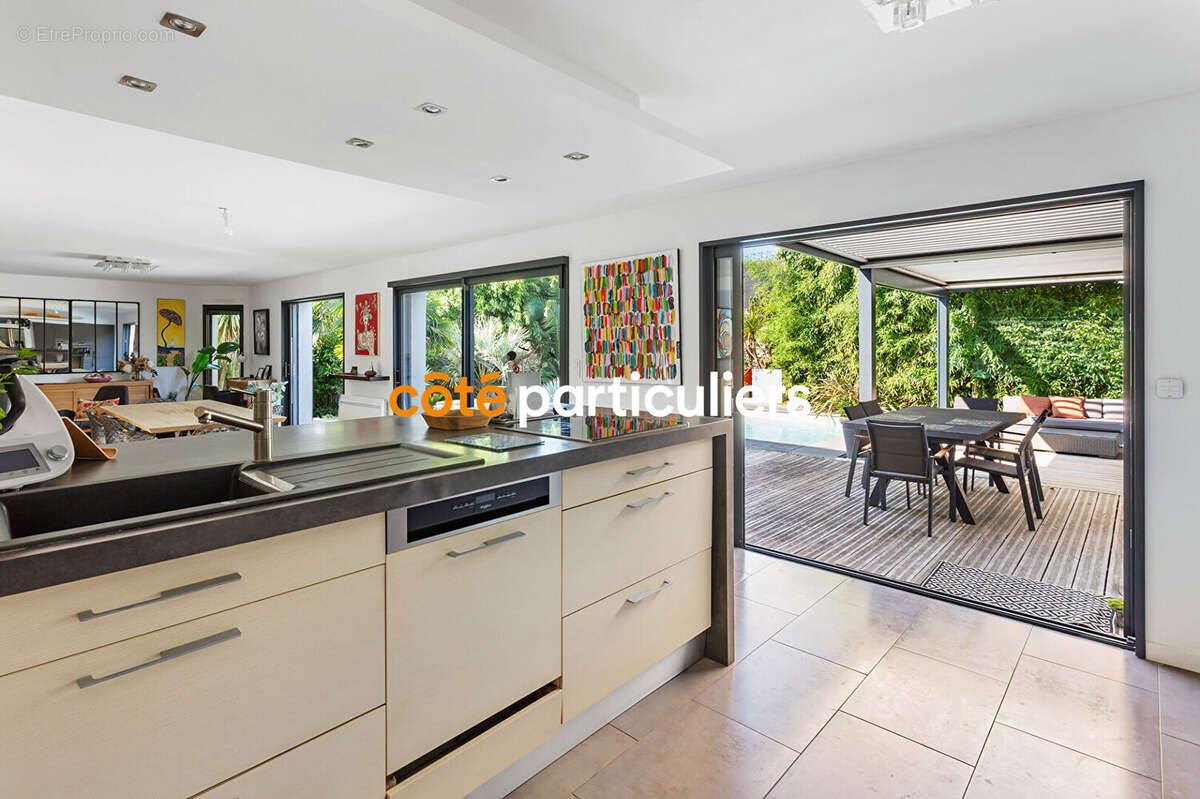 Maison à SAINTE-LUCE-SUR-LOIRE