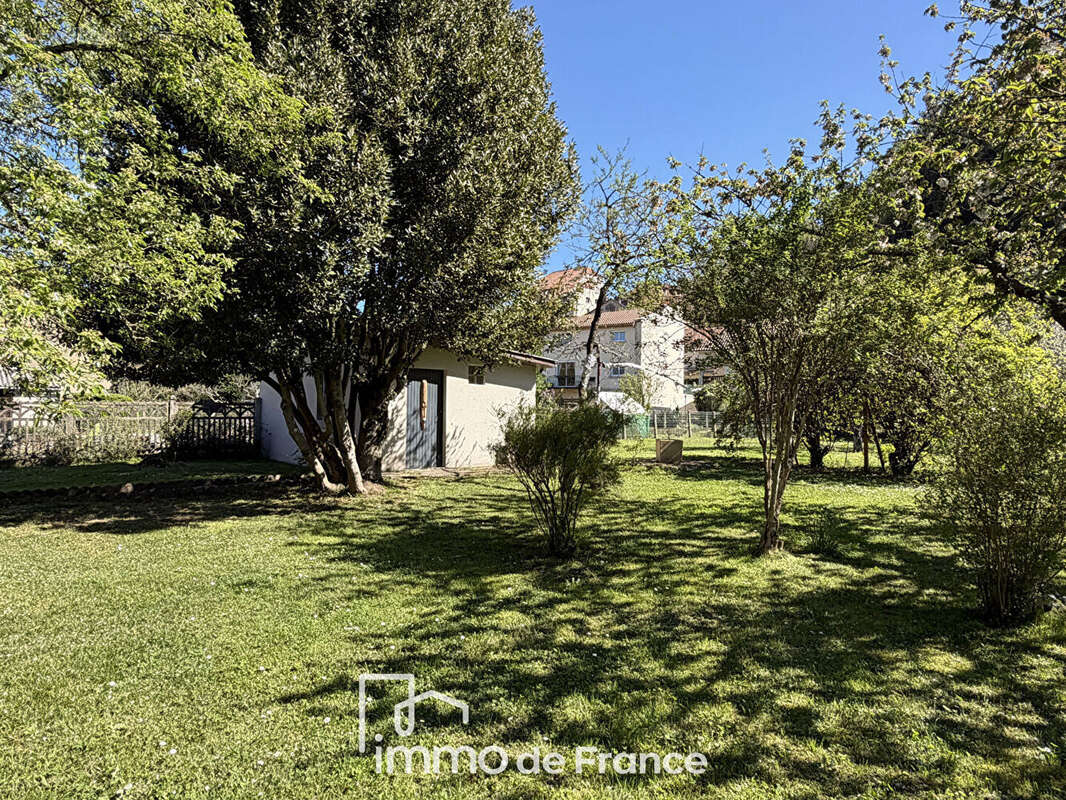 Maison à DECAZEVILLE