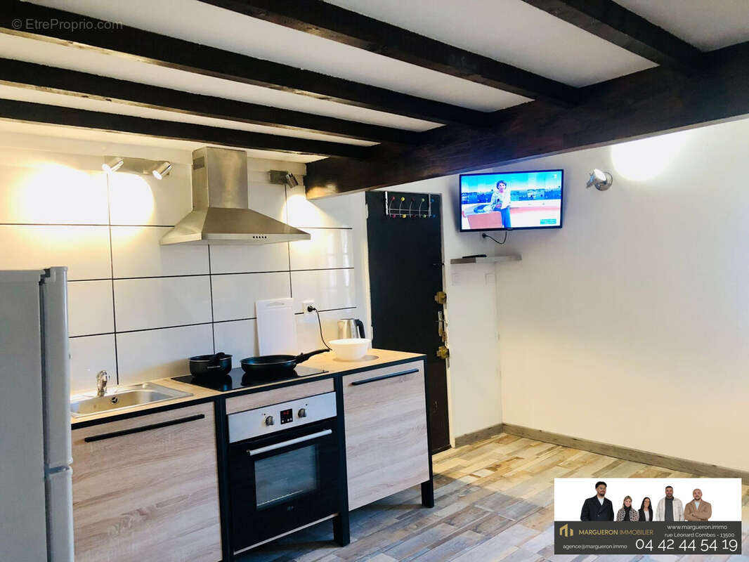 Appartement à SAINT-MITRE-LES-REMPARTS