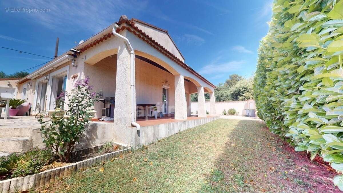 Maison à vendre 5 pièces GAREOULT (83) - photo 12