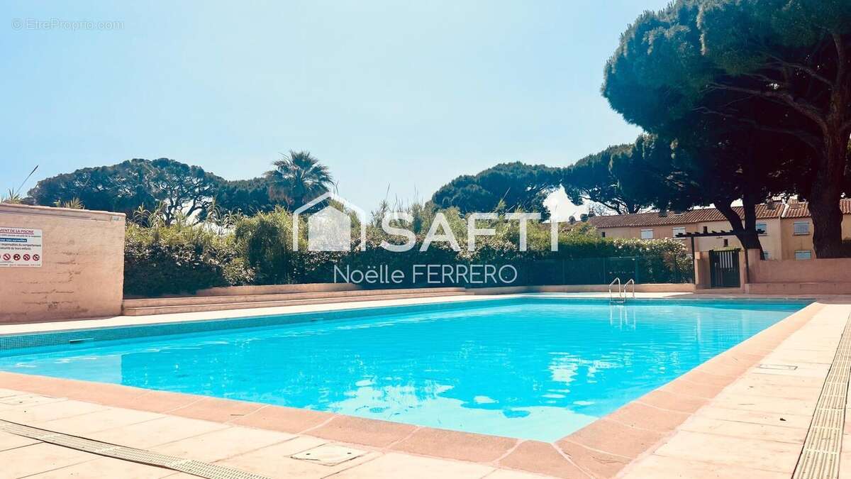 Photo 2 - Appartement à ROQUEBRUNE-SUR-ARGENS