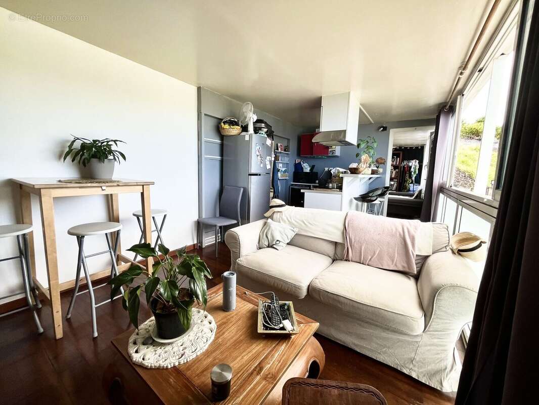 Appartement à LES AVIRONS