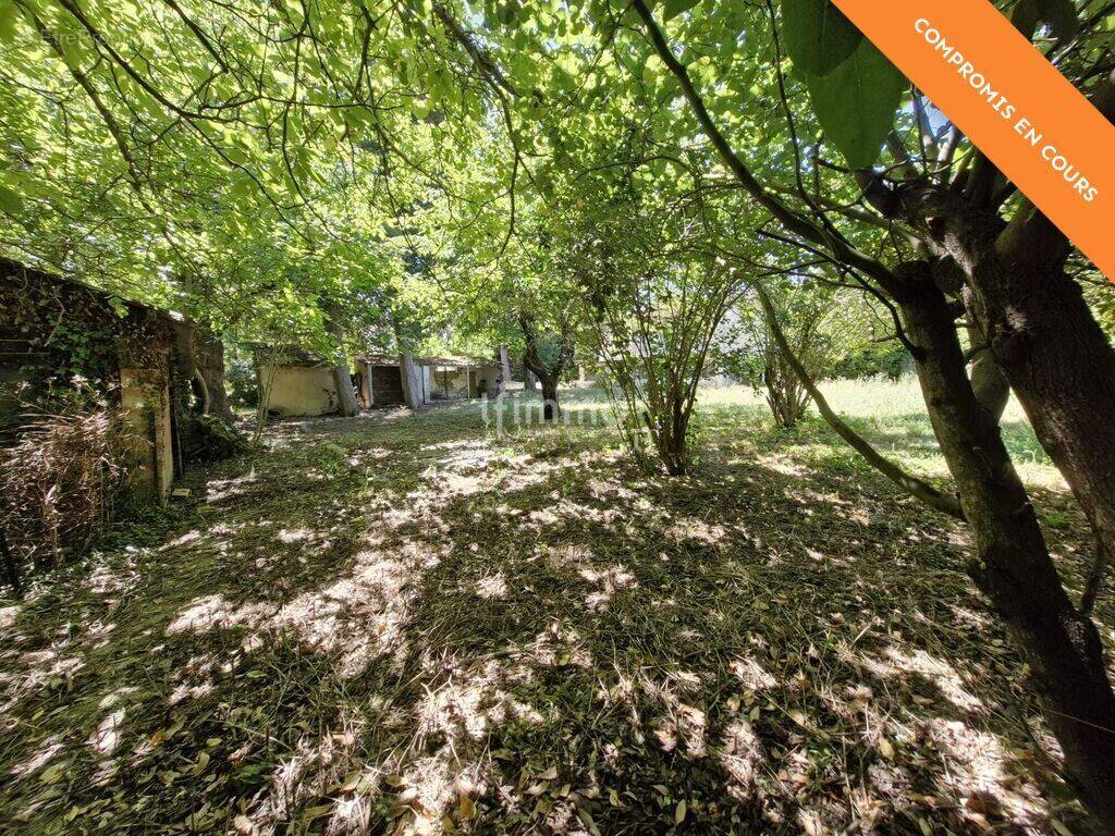 Maison à VILLENEUVE-LA-COMPTAL