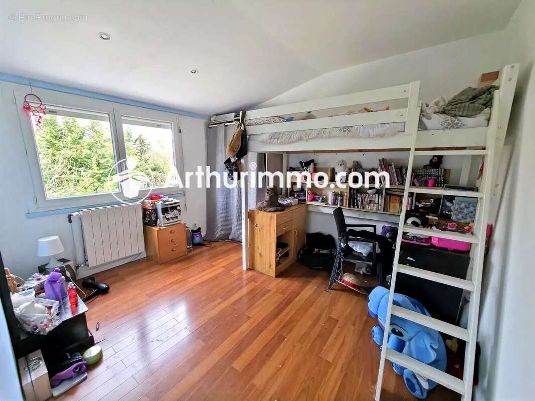 Maison à SAVIGNY-LE-TEMPLE