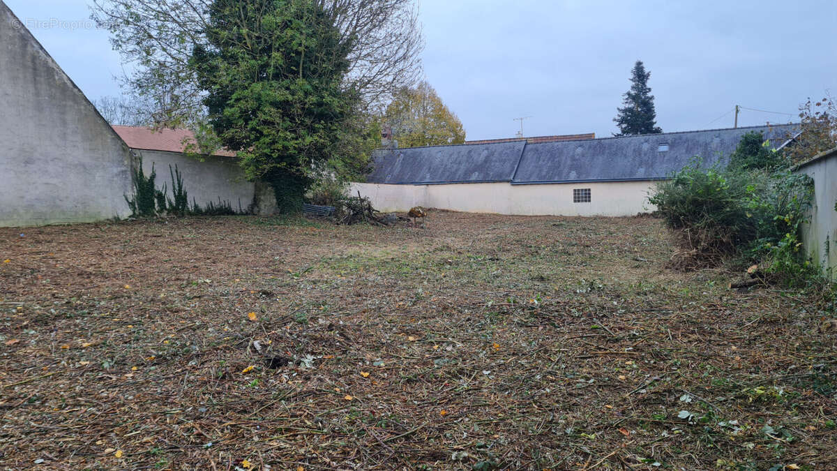 Terrain à MAINTENON