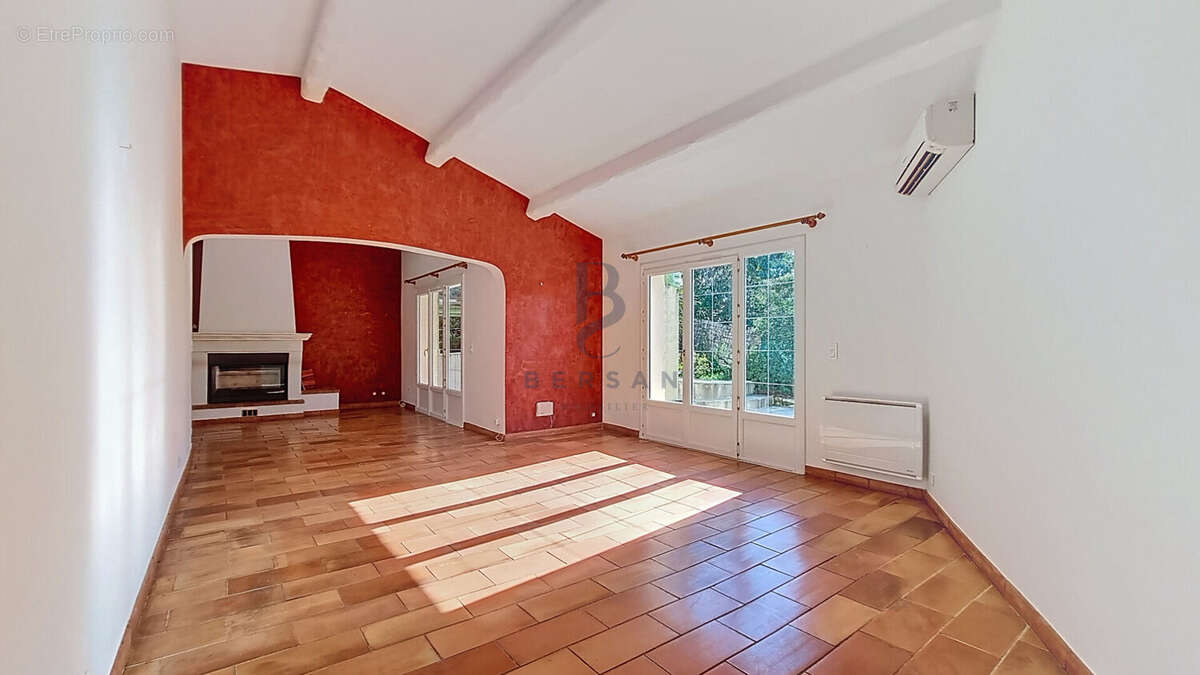 Maison à FREJUS