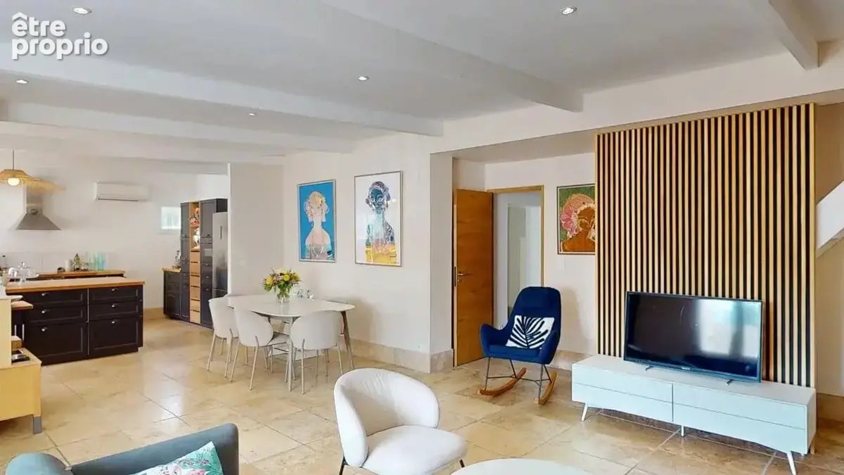 Martigues – Propriété de charme rénovée avec 2 maisons, grand jardin et dépendance - photo 5