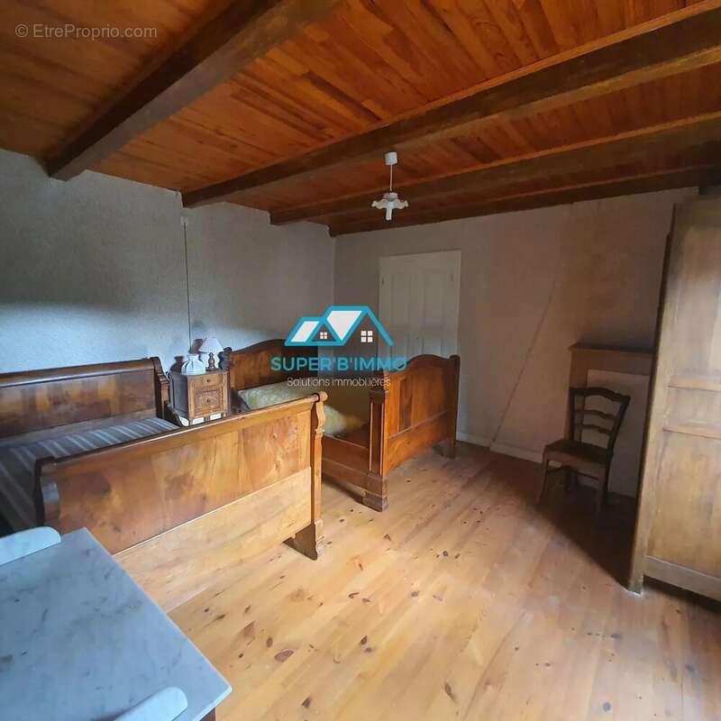 Maison à SIAUGUES-SAINTE-MARIE