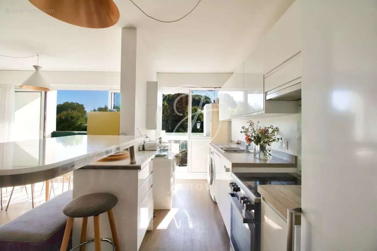 Appartement à LE MESNIL-LE-ROI