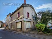 Maison à SAINT-LAURENT-SUR-GORRE