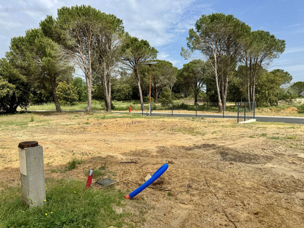 Terrain à UZES