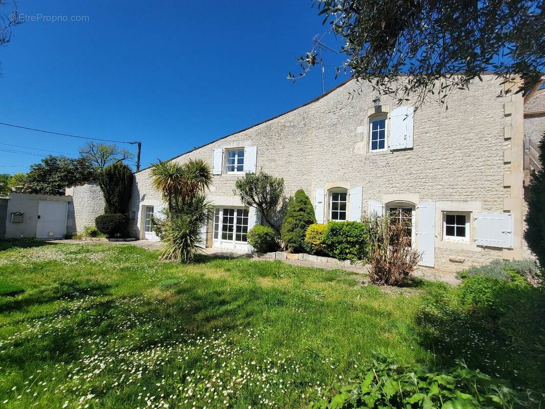 Maison à SALLES-D'ANGLES
