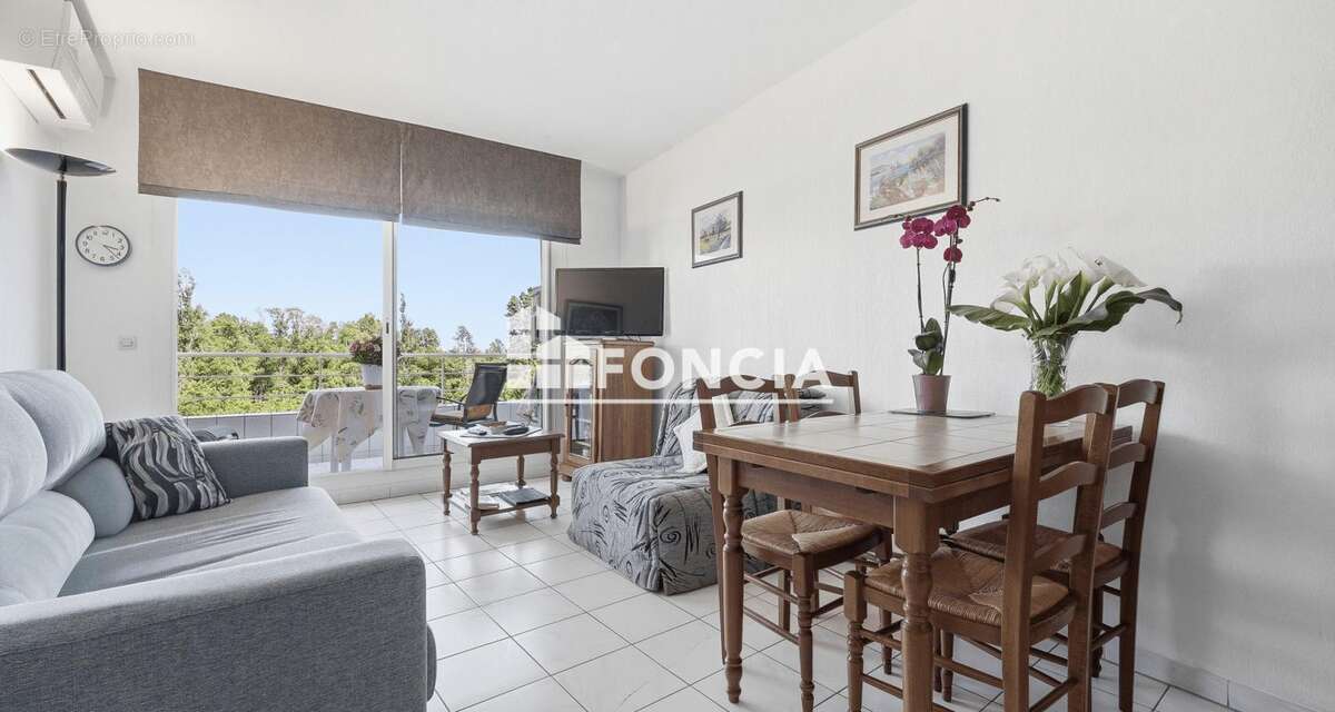 Appartement à MANDELIEU-LA-NAPOULE