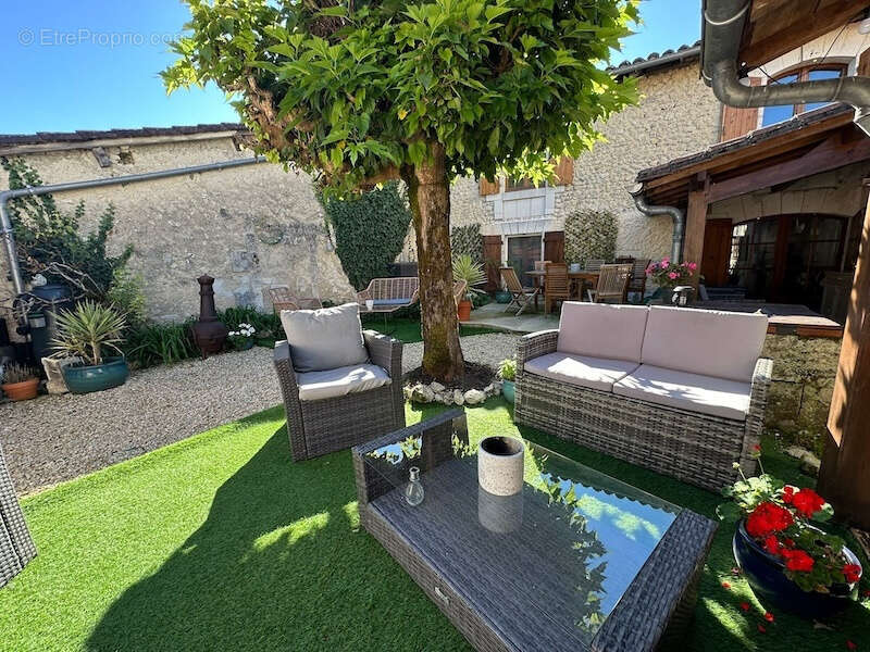 Maison à SAINT-PAUL-LIZONNE