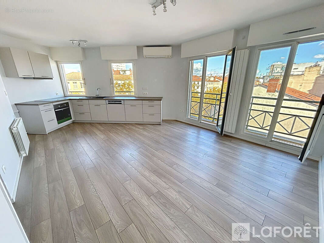 Appartement à LYON-1E