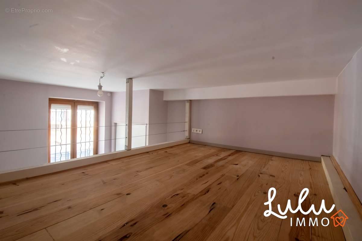 T1 bis de 28m2 avec mezzanine. - photo 6