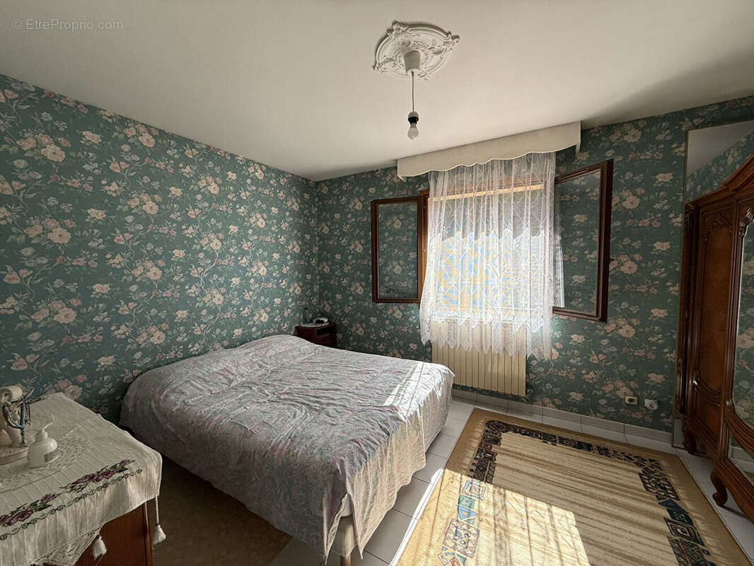 Maison à LUCENAY