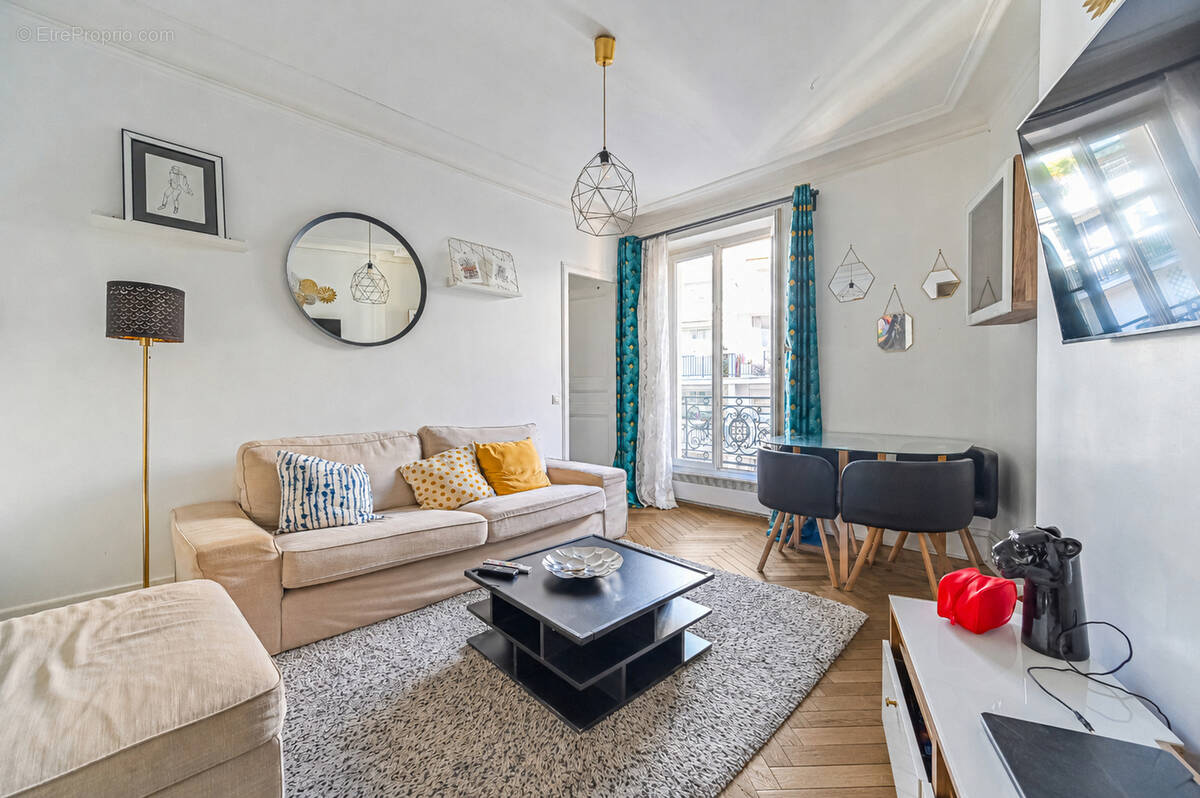 Appartement à PARIS-18E
