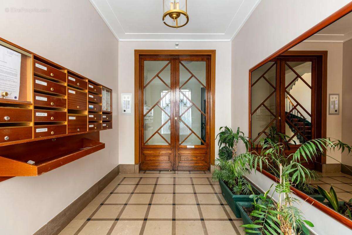 Appartement de 2 pièces de 55 m² à Paris Batignolles - photo 8