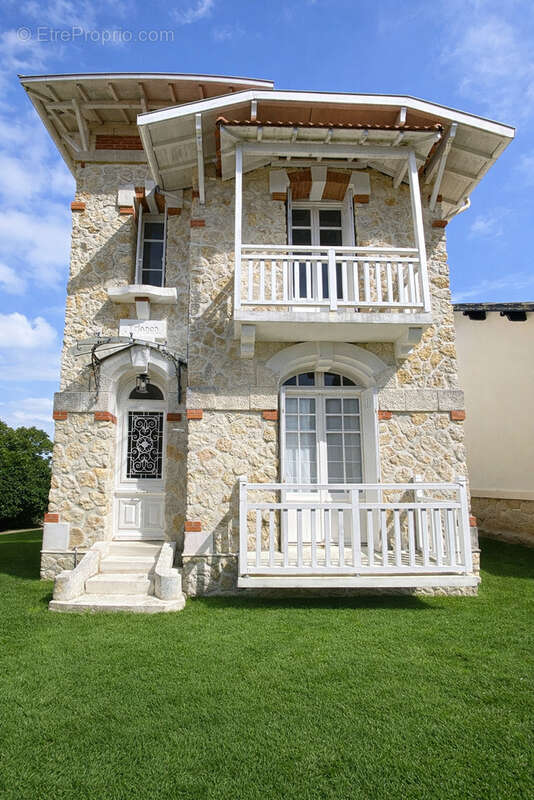 Maison à SAINT-GEORGES-DE-DIDONNE