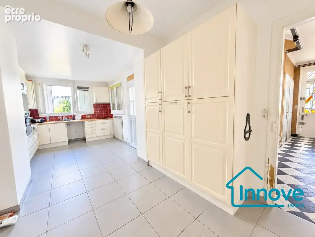 Maison 8 pièces 180 m² à vendre à Rocquencourt (78150) - photo 8