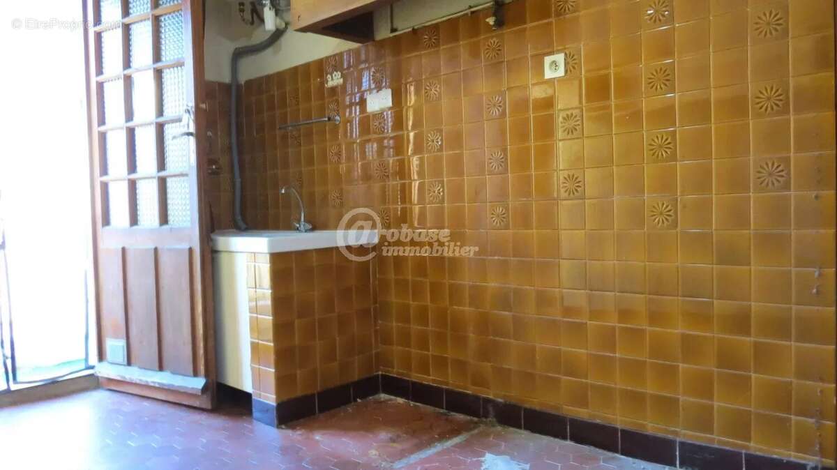 Appartement à MARSEILLE-5E