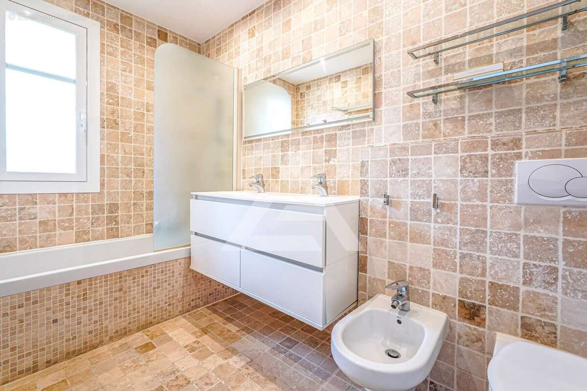 Appartement à CAP-D'AIL