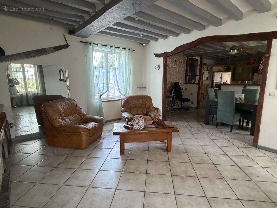 Maison ancienne de plus de 90 m² + bungalow T3 - À 7 min de la gare de Bueil - photo 2