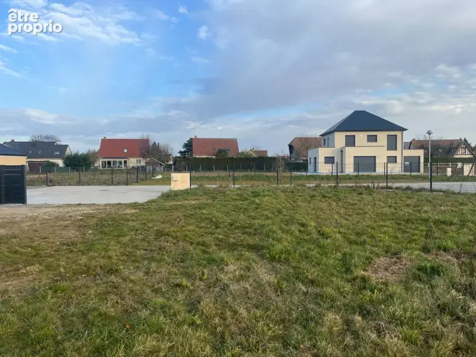Terrain à LES AUTHIEUX-SUR-LE-PORT-SAINT-OUEN